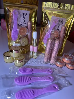 Lip Glow by Annabelle