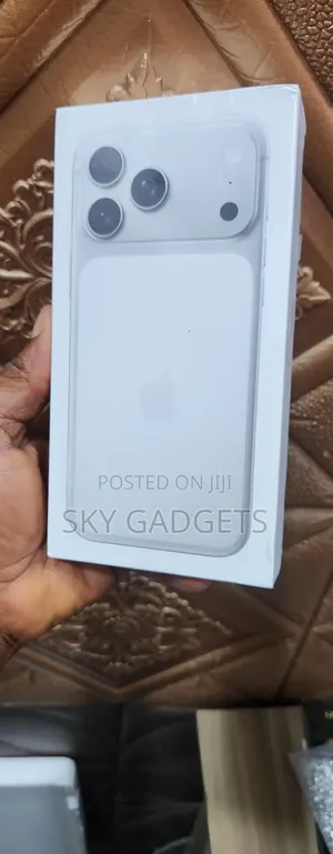 New Apple iPhone 17 Pro Max 256 GB Silver