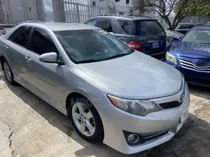 Toyota Camry 2014 Silver