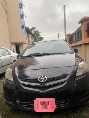 Toyota Yaris 2011 Black