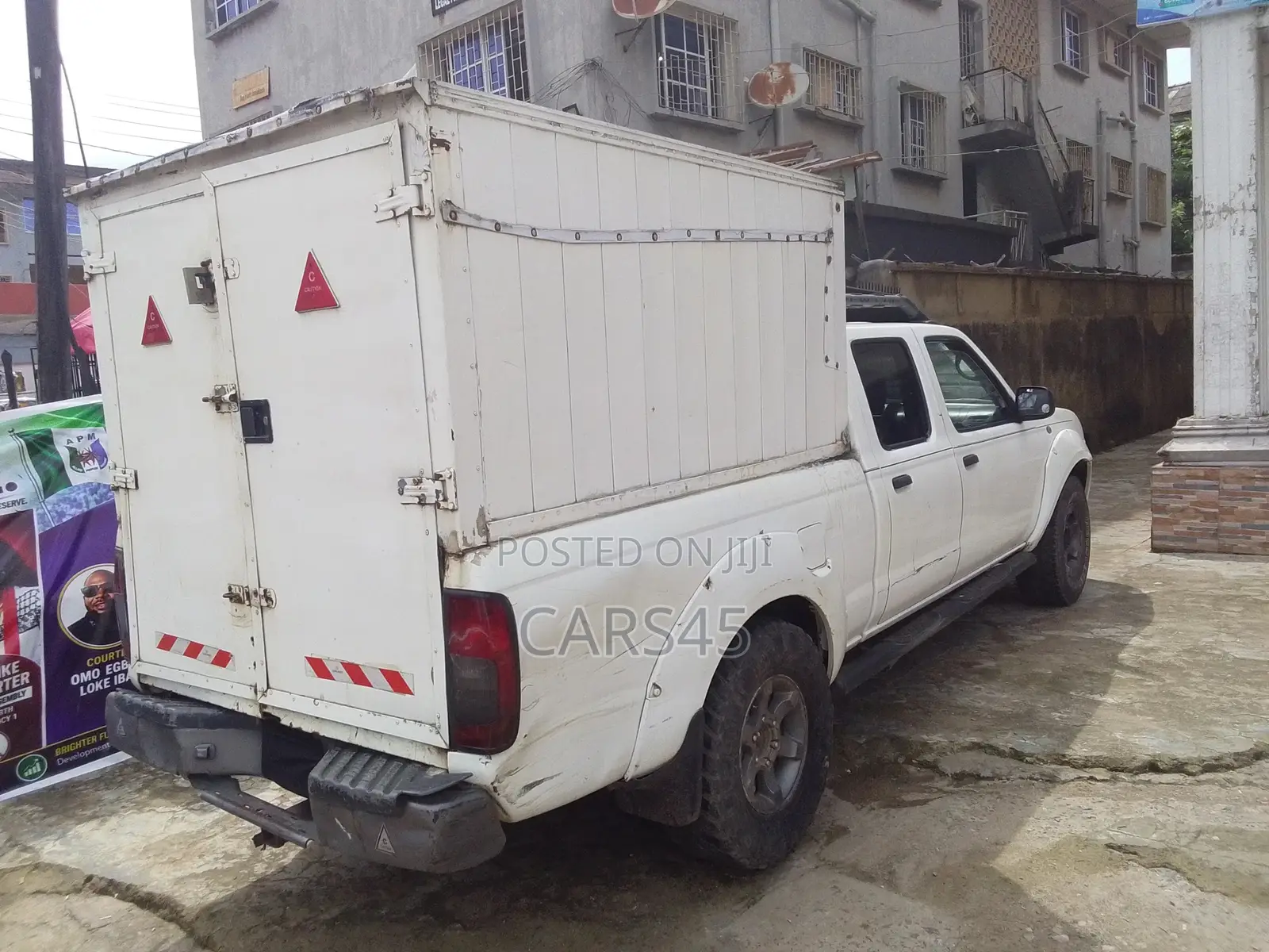 Nissan Frontier 2005 White