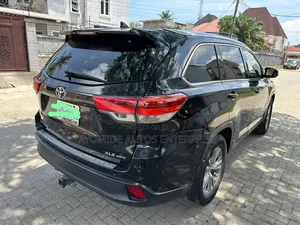 Toyota Highlander 2016 Black