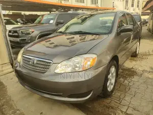 Toyota Corolla LE 2004 Gray