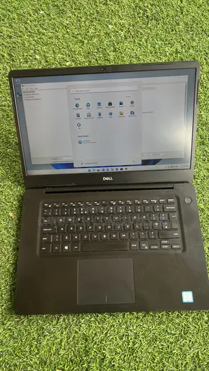 Laptop Dell Vostro 15 5581 8GB Intel Core i5 SSD 256GB