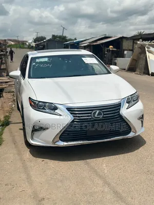 Lexus ES 2017 White