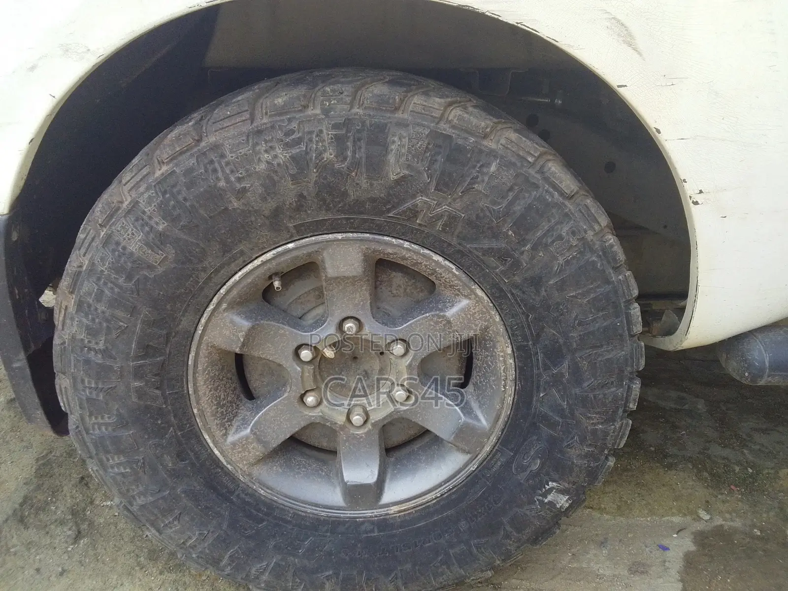 Nissan Frontier 2005 White