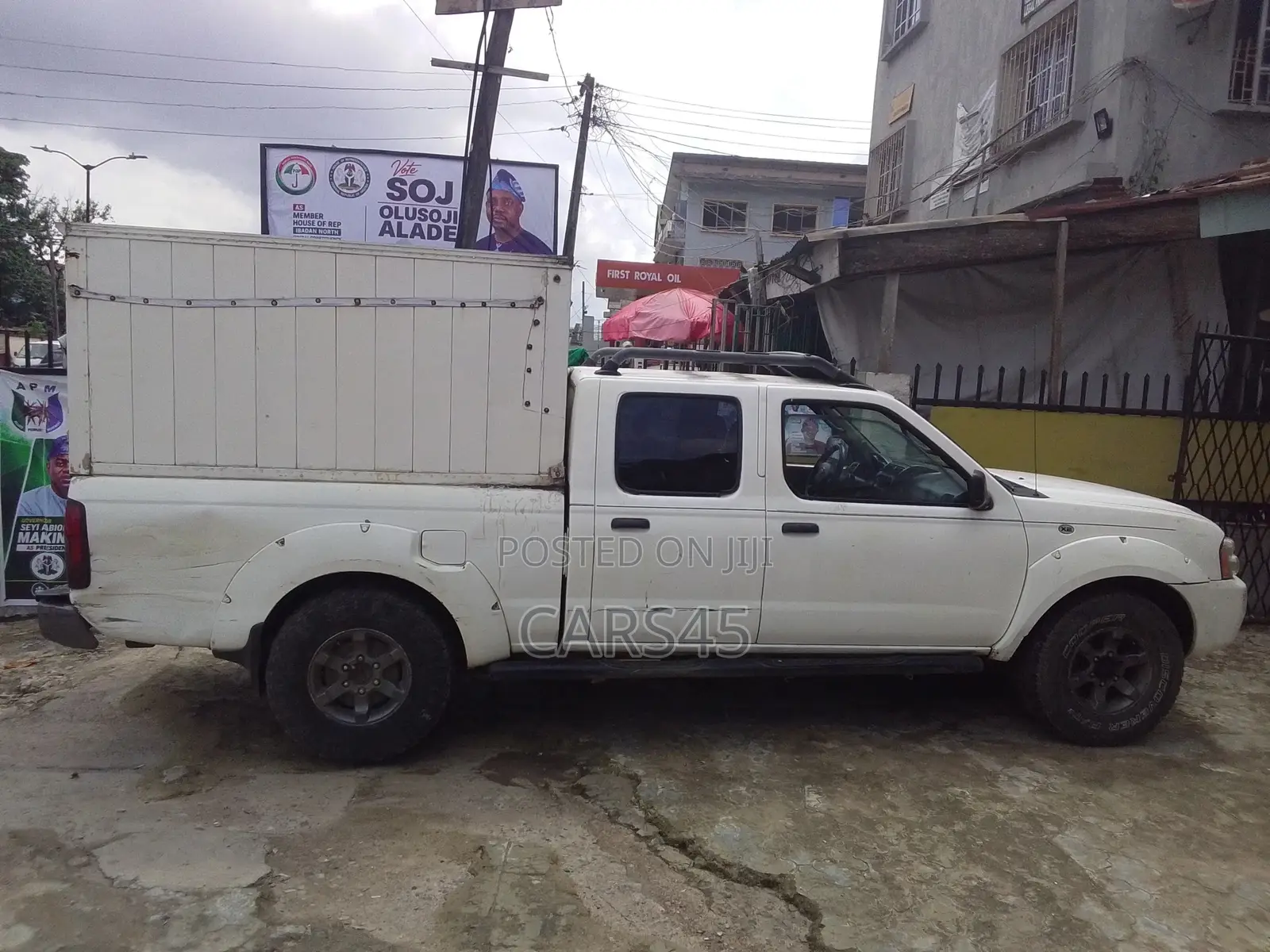 Nissan Frontier 2005 White