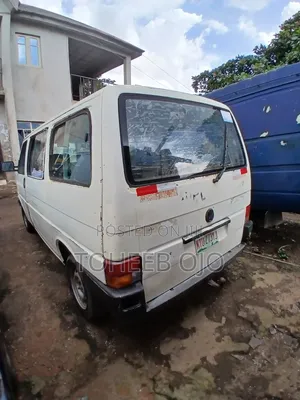 Volkswagen Transporter 1989 White