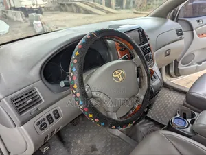 Toyota Sienna 2008 Silver