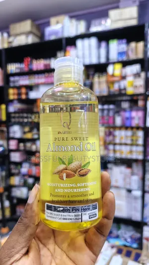 Q 7 Paris Pure Sweet Almond Oil