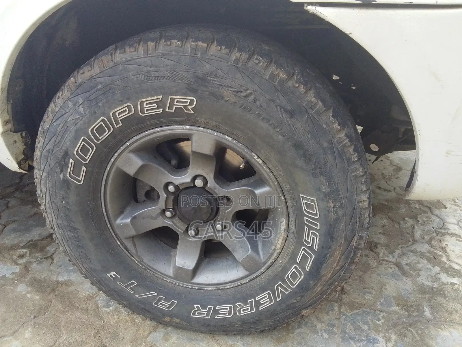 Nissan Frontier 2005 White