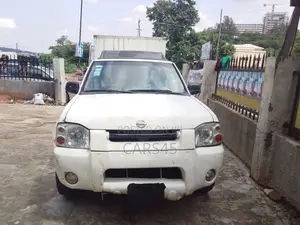 Nissan Frontier 2005 White