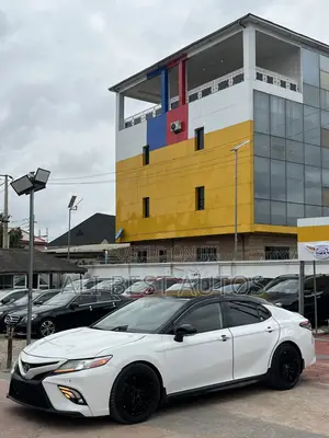 Toyota Camry 2019 White