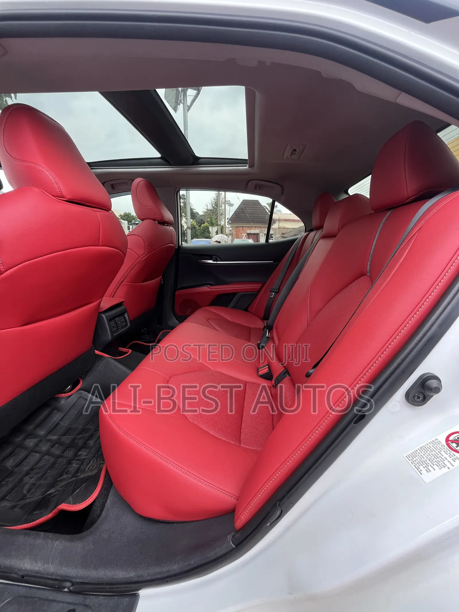 Toyota Camry 2019 White