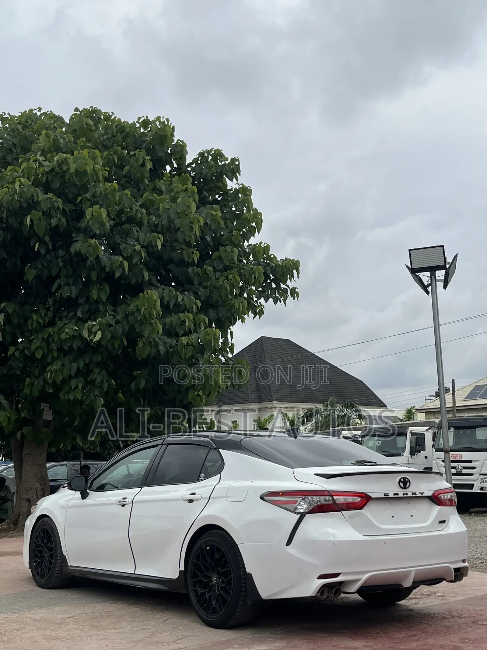 Toyota Camry 2019 White