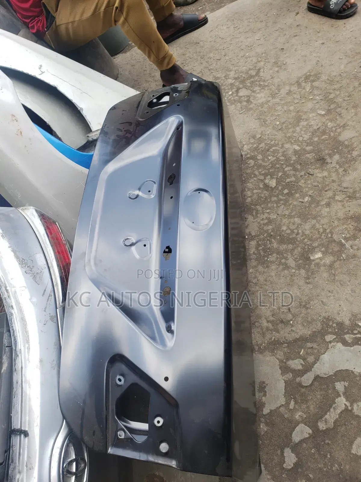 Boot Toyota Corolla 2012 Model