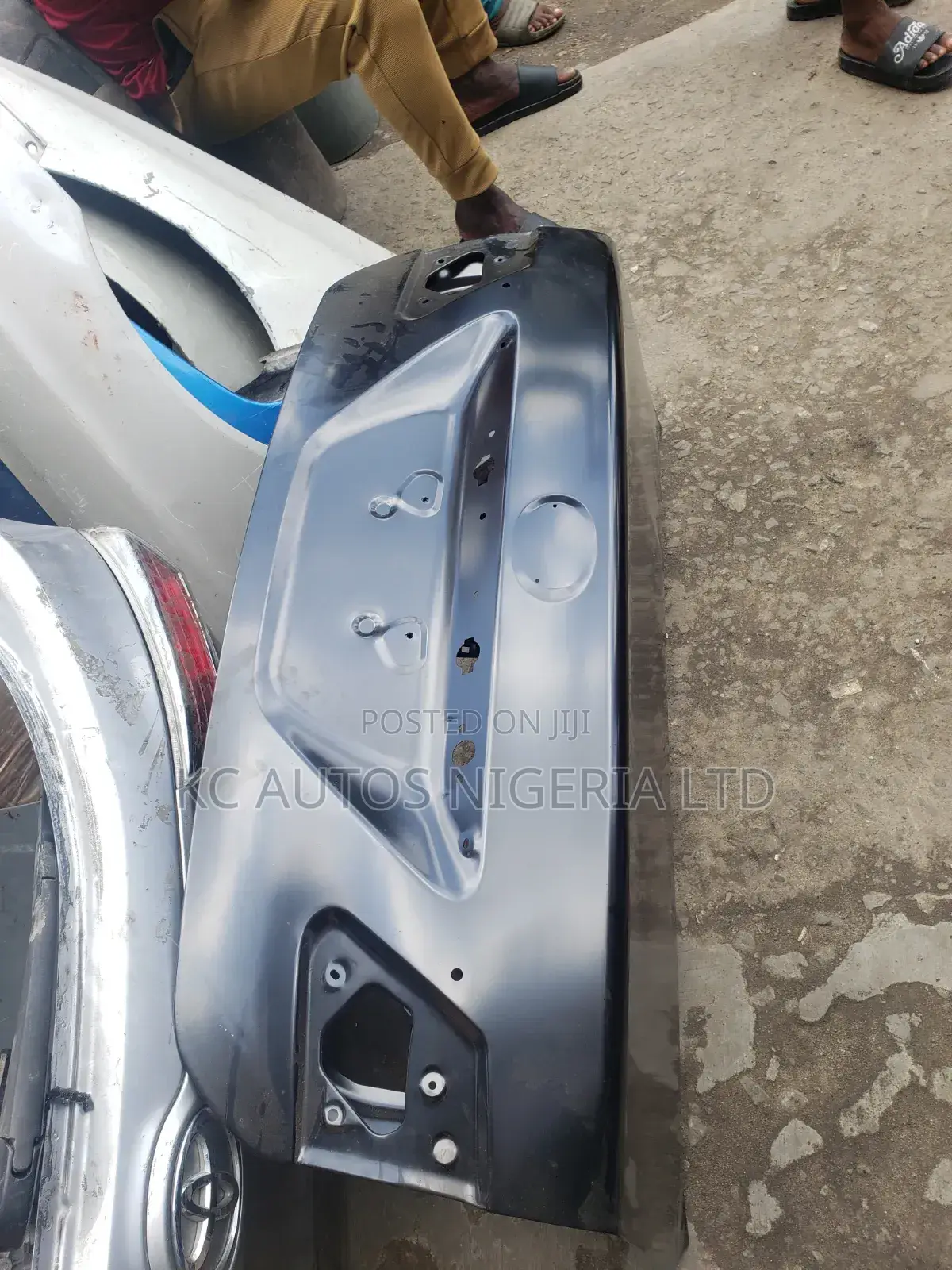 Boot Toyota Corolla 2012 Model