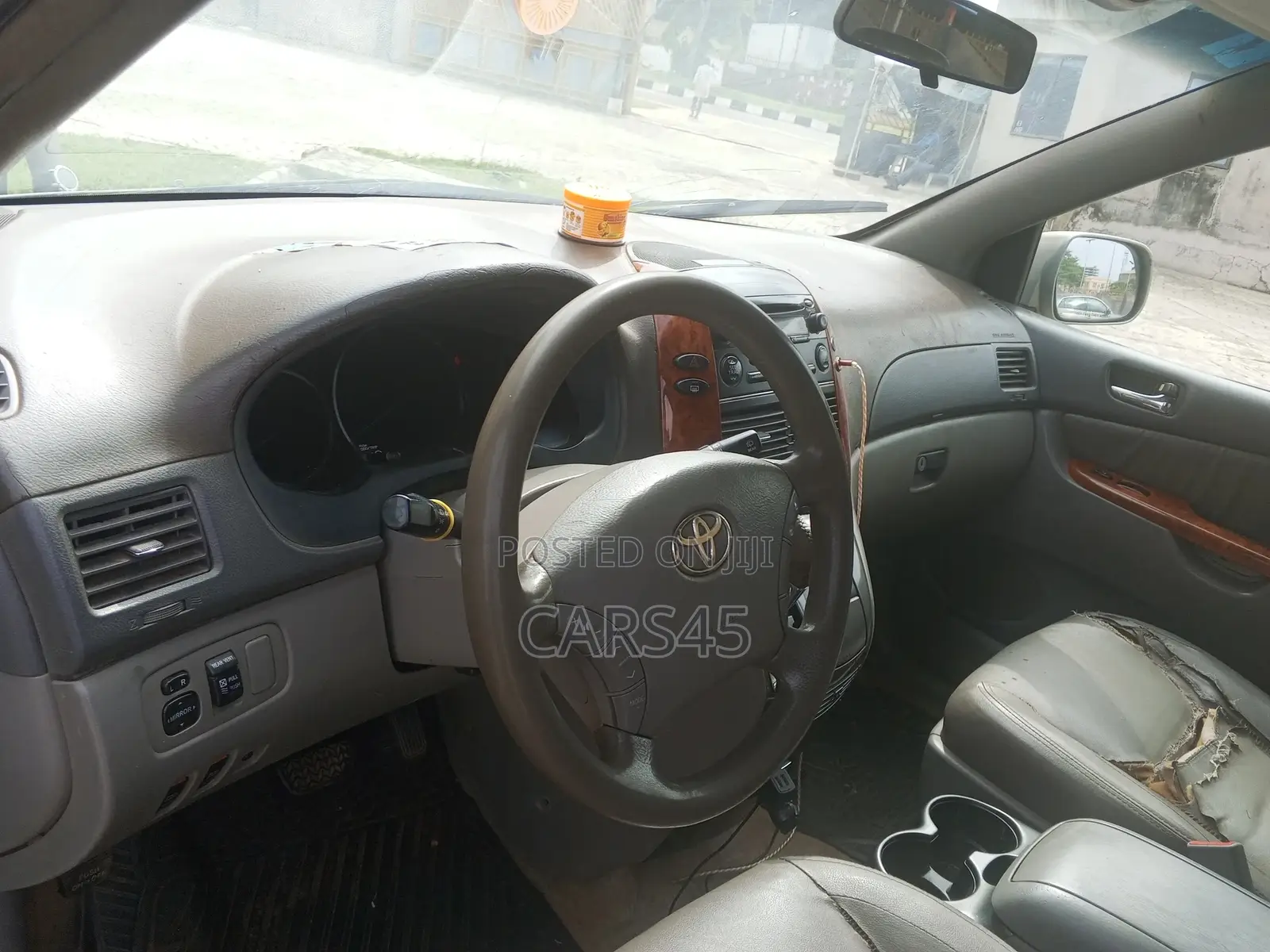 Toyota Sienna 2010 Silver