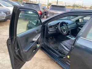 Toyota Camry SE 4dr Sedan (2.5L 4cyl 6A) 2013 Black