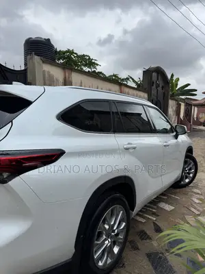 Toyota Highlander L 2022 White