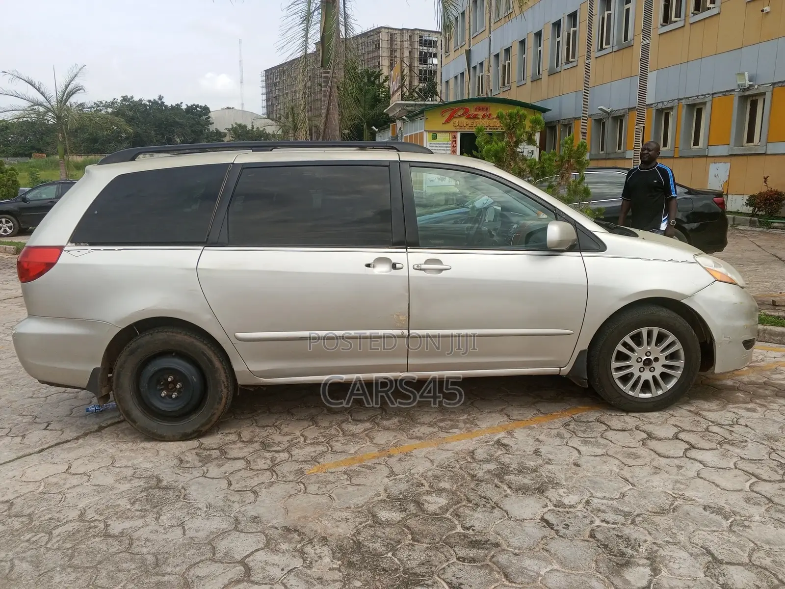 Toyota Sienna 2010 Silver