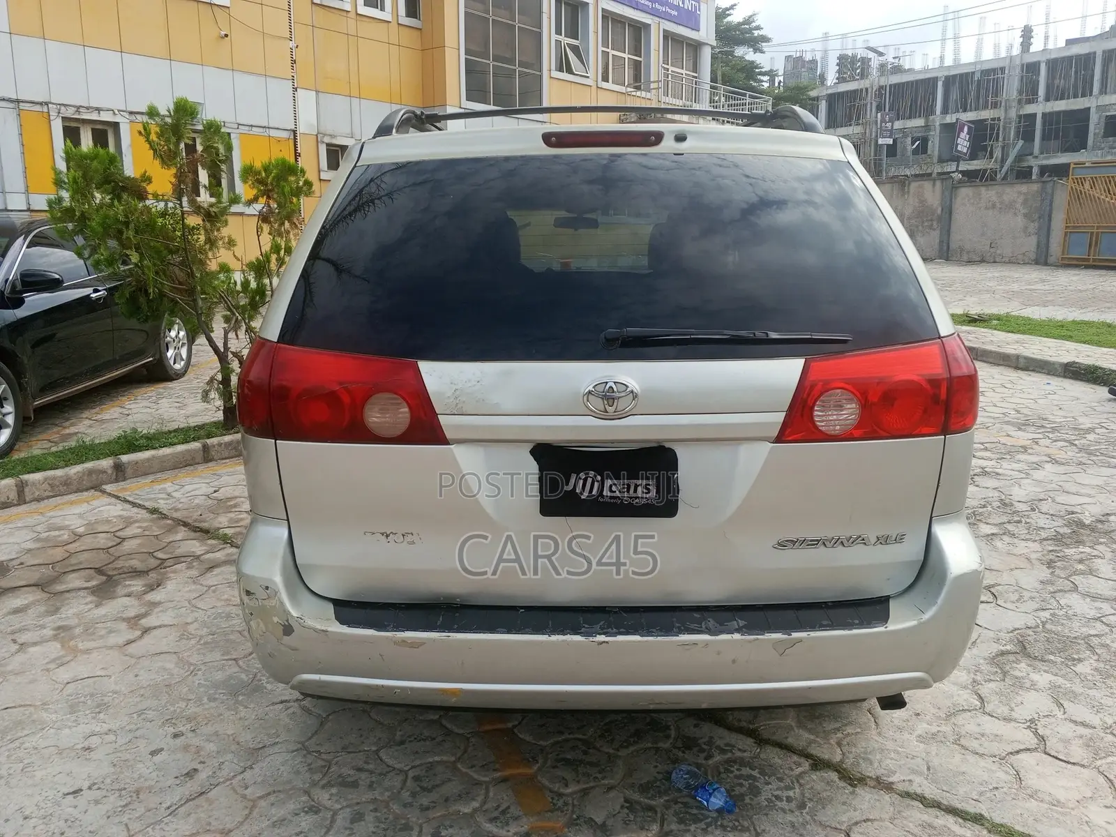 Toyota Sienna 2010 Silver