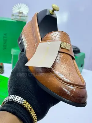 Italian Made Bottega Veneta Men’s Leather Loafers – Fully Boxed