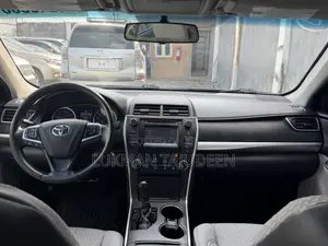 Toyota Camry SE 4dr Sedan (2.5L 4cyl 6A) 2015 Gray
