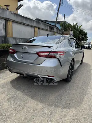Toyota Camry XSE (2.5L 4cyl 8A) 2019 Silver