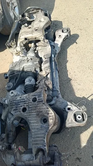 Complete Back Beam With Arms and and Accessories Range Rover Vogue 018
