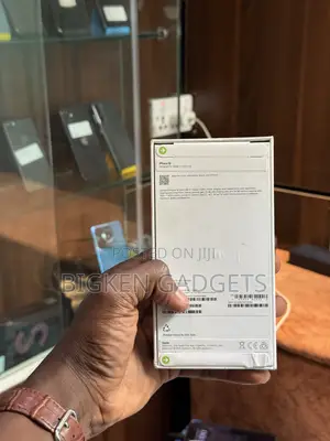 New Apple iPhone 16 128 GB Black