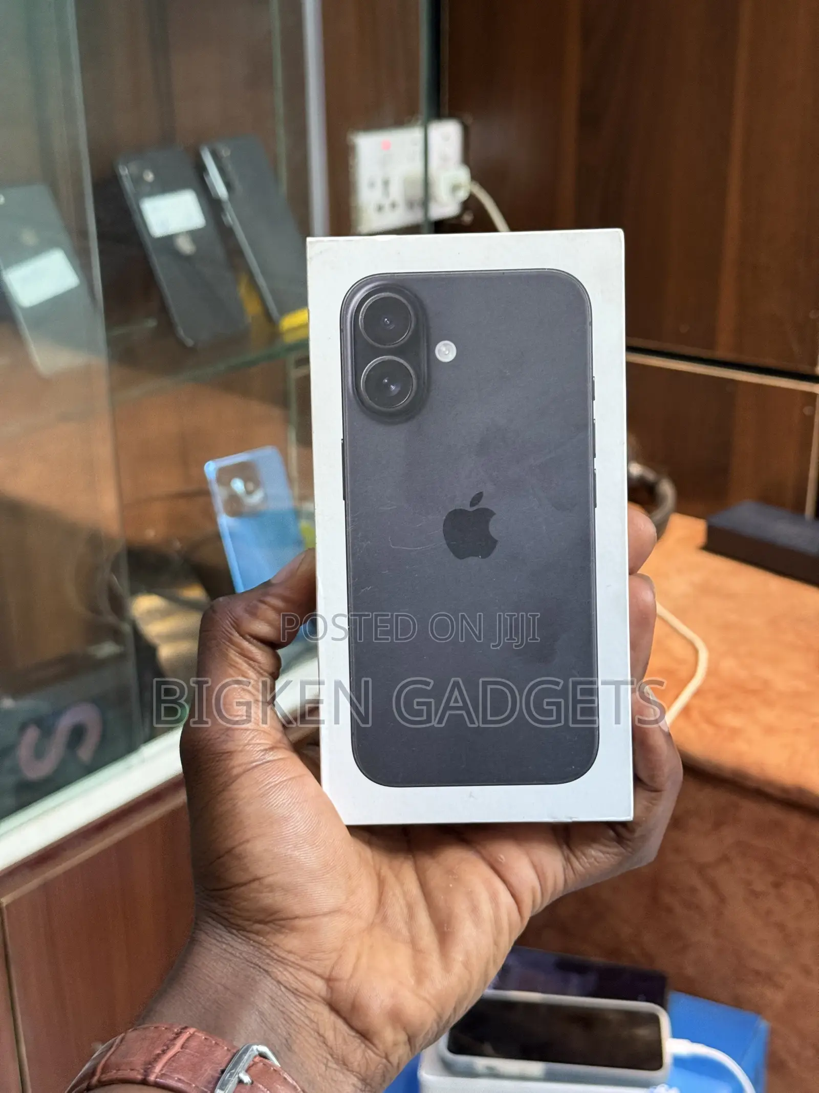 New Apple iPhone 16 128 GB Black