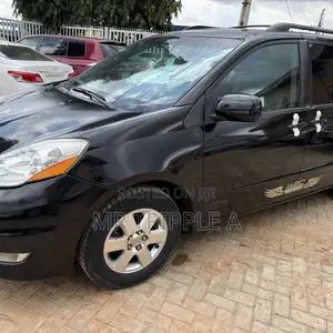 Toyota Sienna XLE 7 Passenger 2010 Black