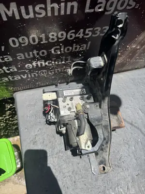 Toyota Prius 2005–2006 ABS Actuator Pump