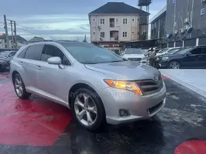 Toyota Venza LE 2011 Silver