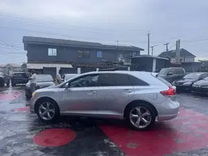 Toyota Venza LE 2011 Silver