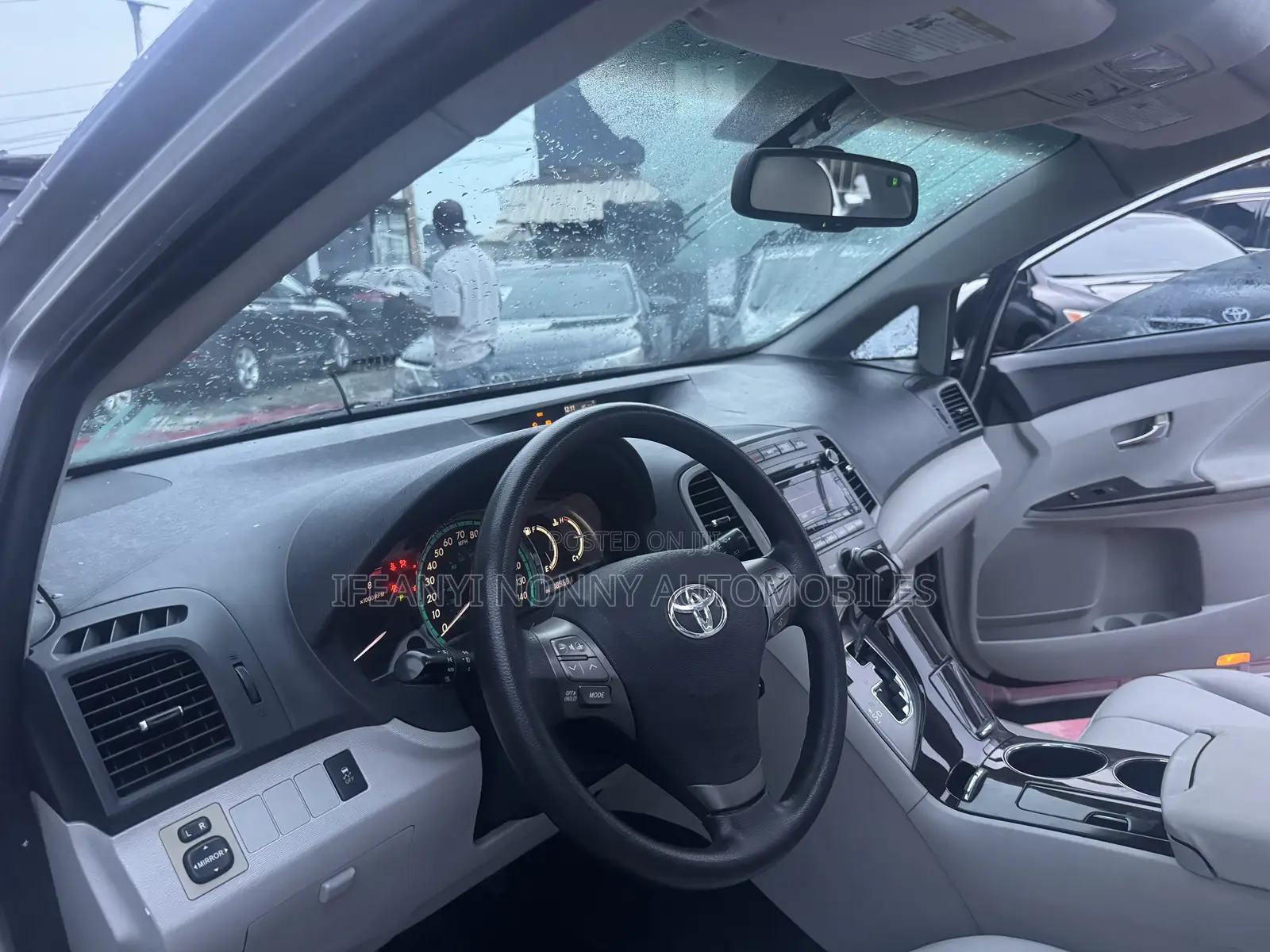 Toyota Venza LE 2011 Silver