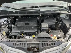 Toyota Sienna 2011 Gray