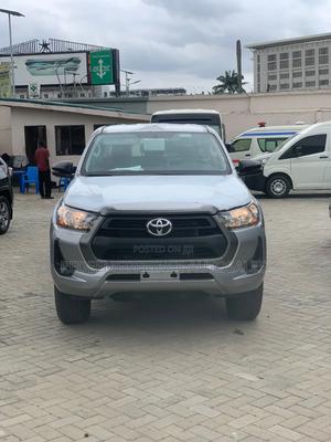 New Toyota Hilux 2026 Gray