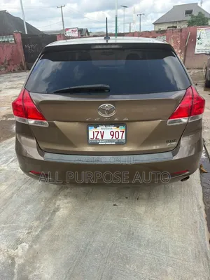 Toyota Venza AWD 2010 Gold