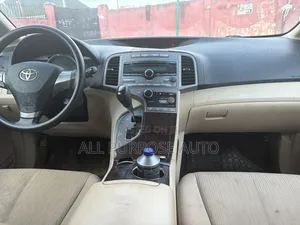 Toyota Venza AWD 2010 Gold