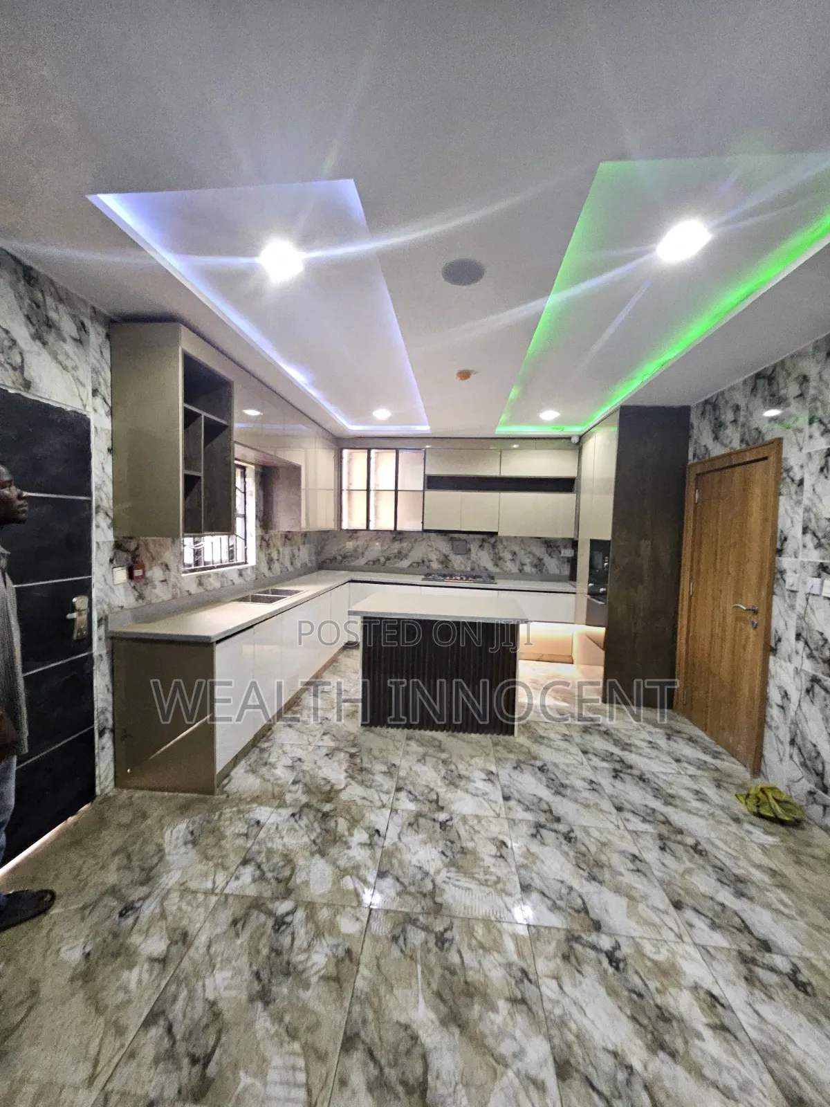 6bdrm Duplex in Zone B for rent