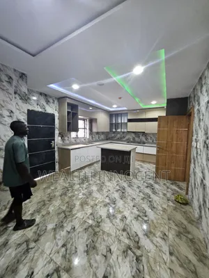 6bdrm Duplex in Zone B for rent