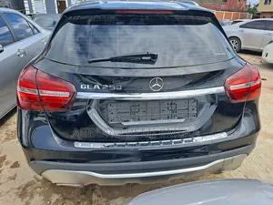 Mercedes-Benz GLA 250 2017 Black