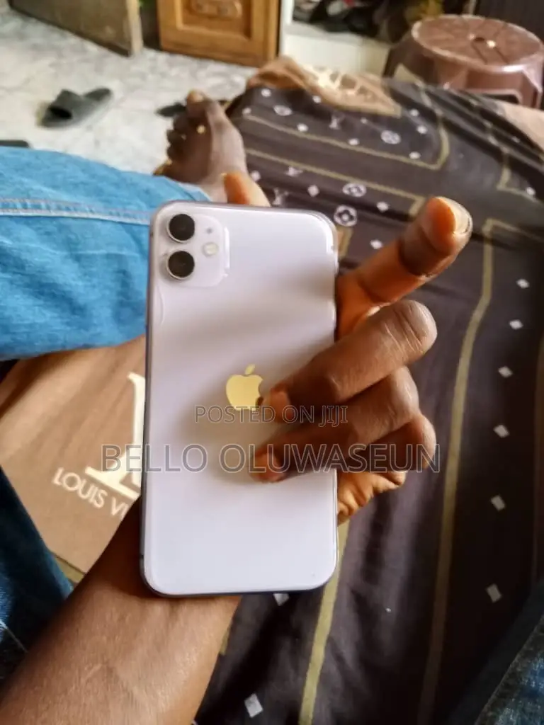 Apple iPhone 11 64 GB Bronze