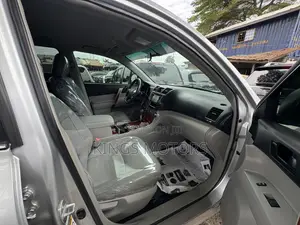 Toyota Highlander 2013 Silver