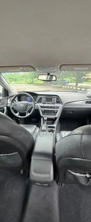 Hyundai Sonata SE 4dr Sedan (2.4L 4cyl 6A) 2015 White