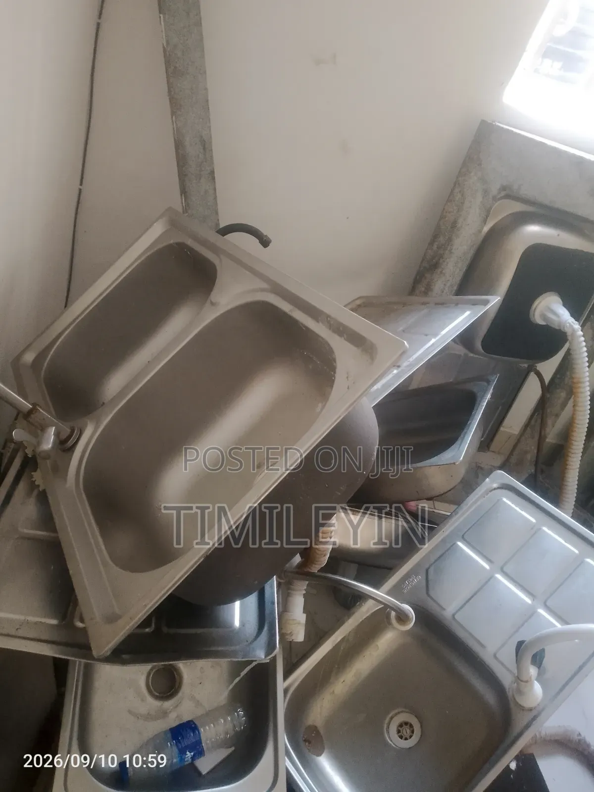 Used Kitchen Sink With Tap