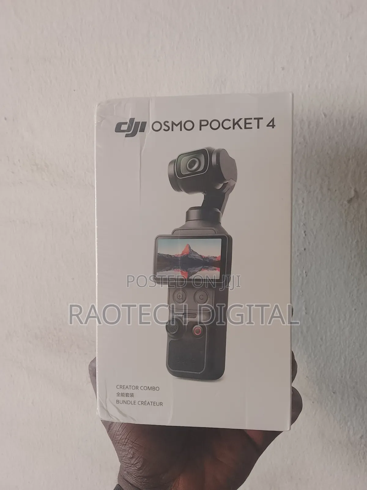DJI Osmo Pocket 4 Creator Combo