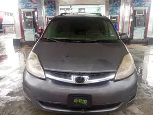 Toyota Sienna 2005 Gray